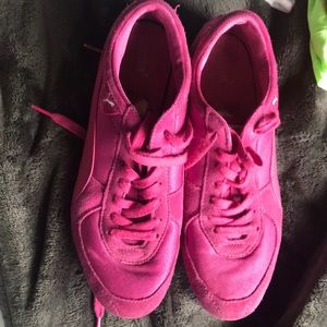 Hot pink pumas.